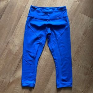 Lululemon size 6 blue crop leggings